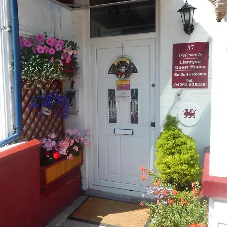 Llanryan Guest House-3