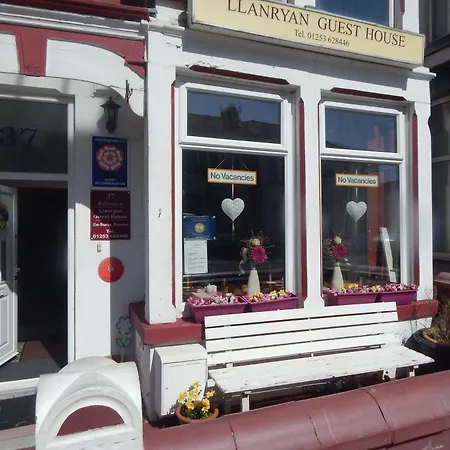 Llanryan Guest House-2